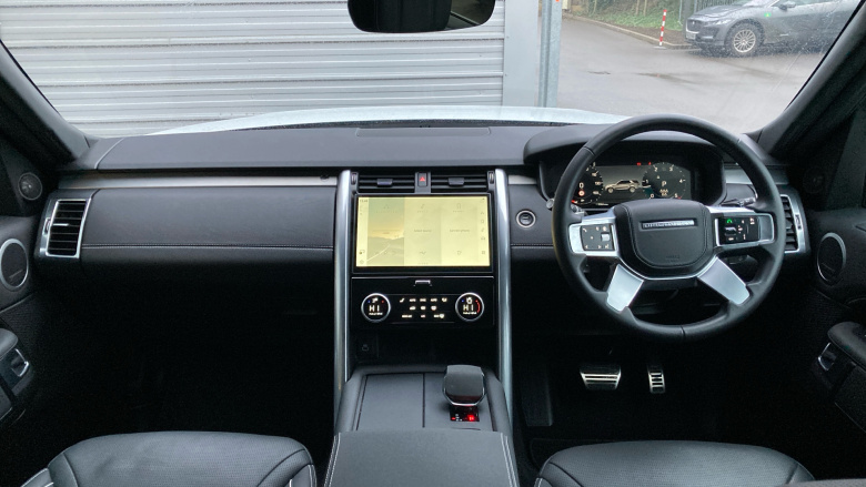 Land Rover Discovery 3.0 D300 Dynamic HSE 5dr Auto Diesel Station Wagon